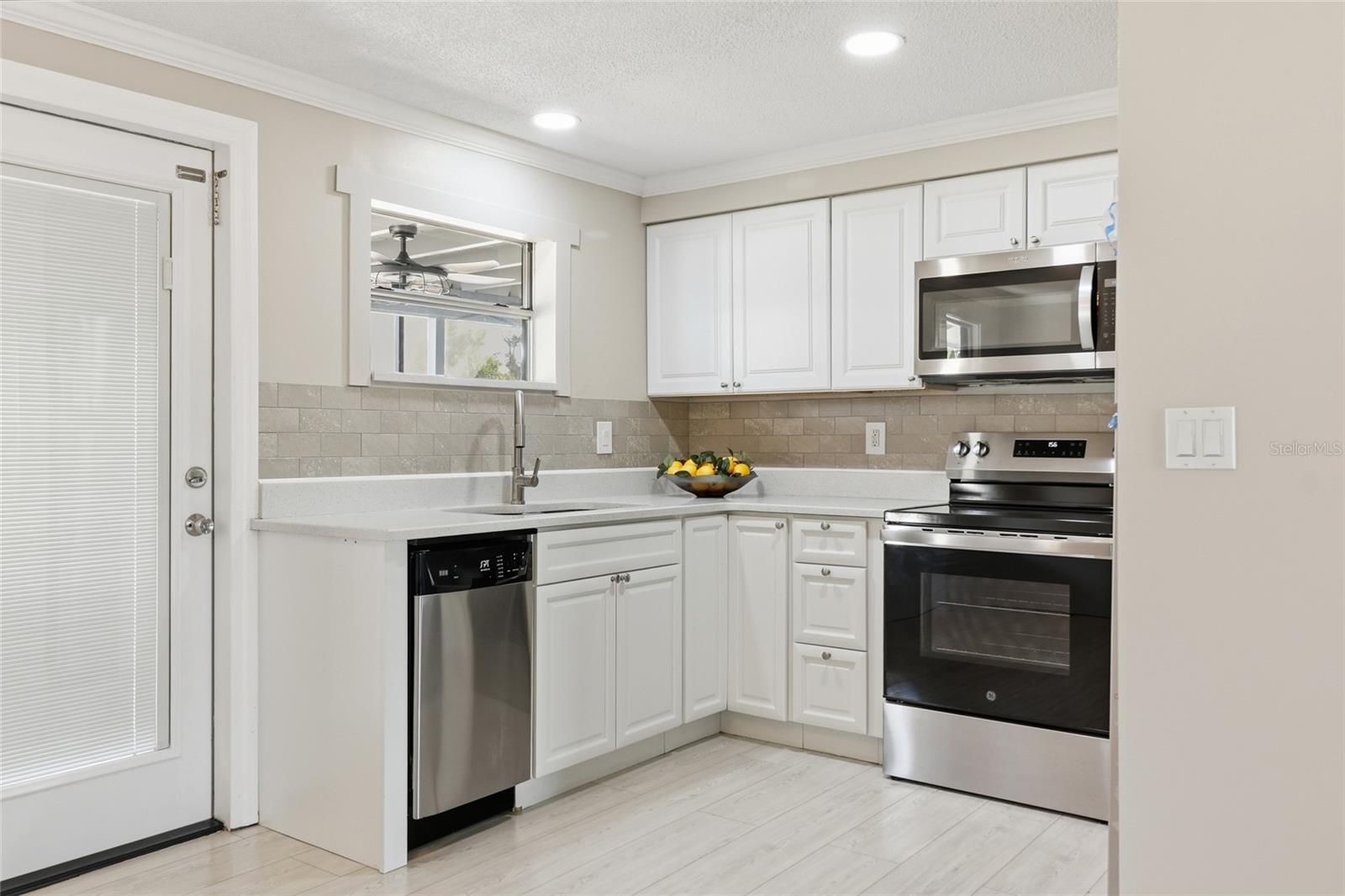 Image 10 of 34 For 3120 Mercer Road