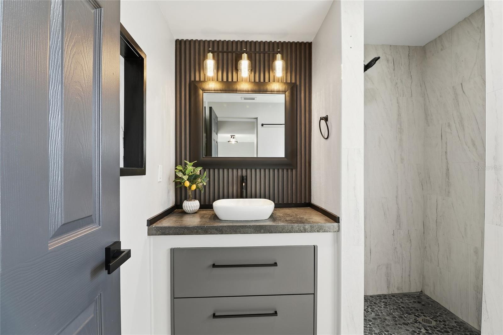 Image 15 of 34 For 3120 Mercer Road