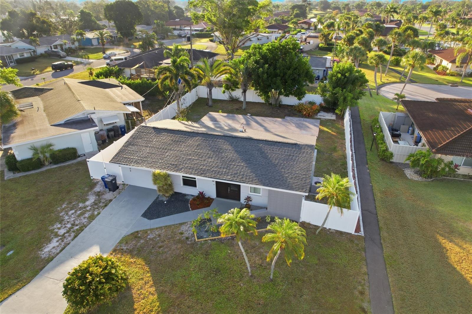 Image 3 of 34 For 3120 Mercer Road