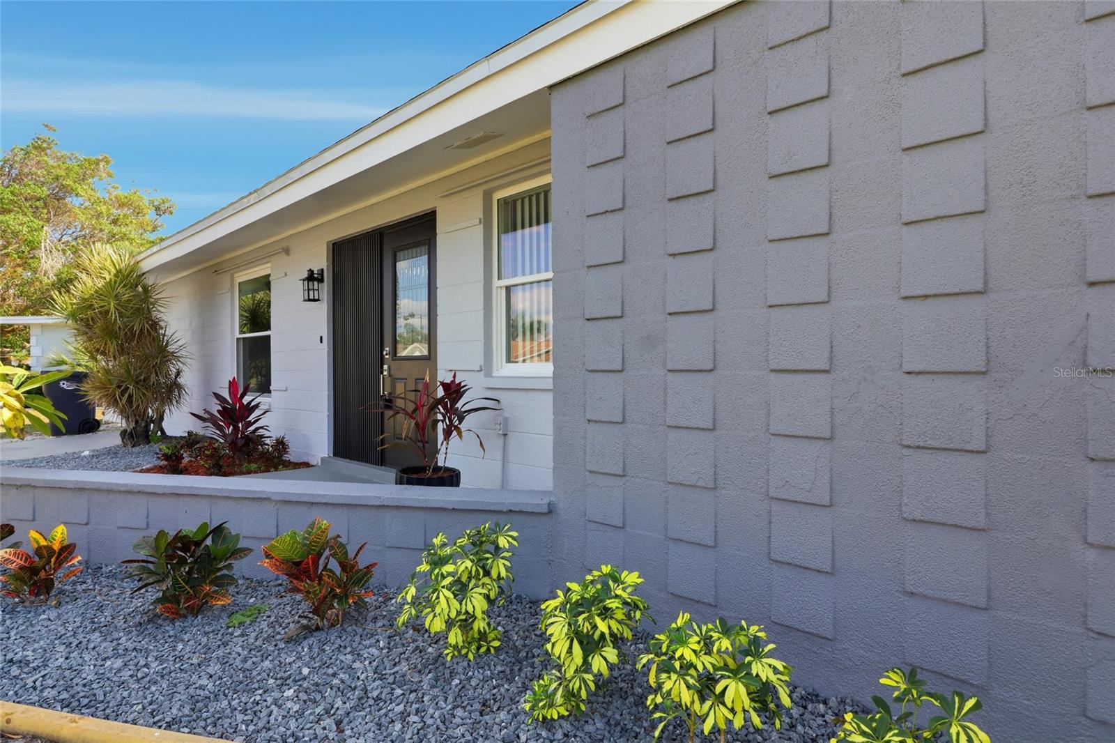 Image 4 of 34 For 3120 Mercer Road