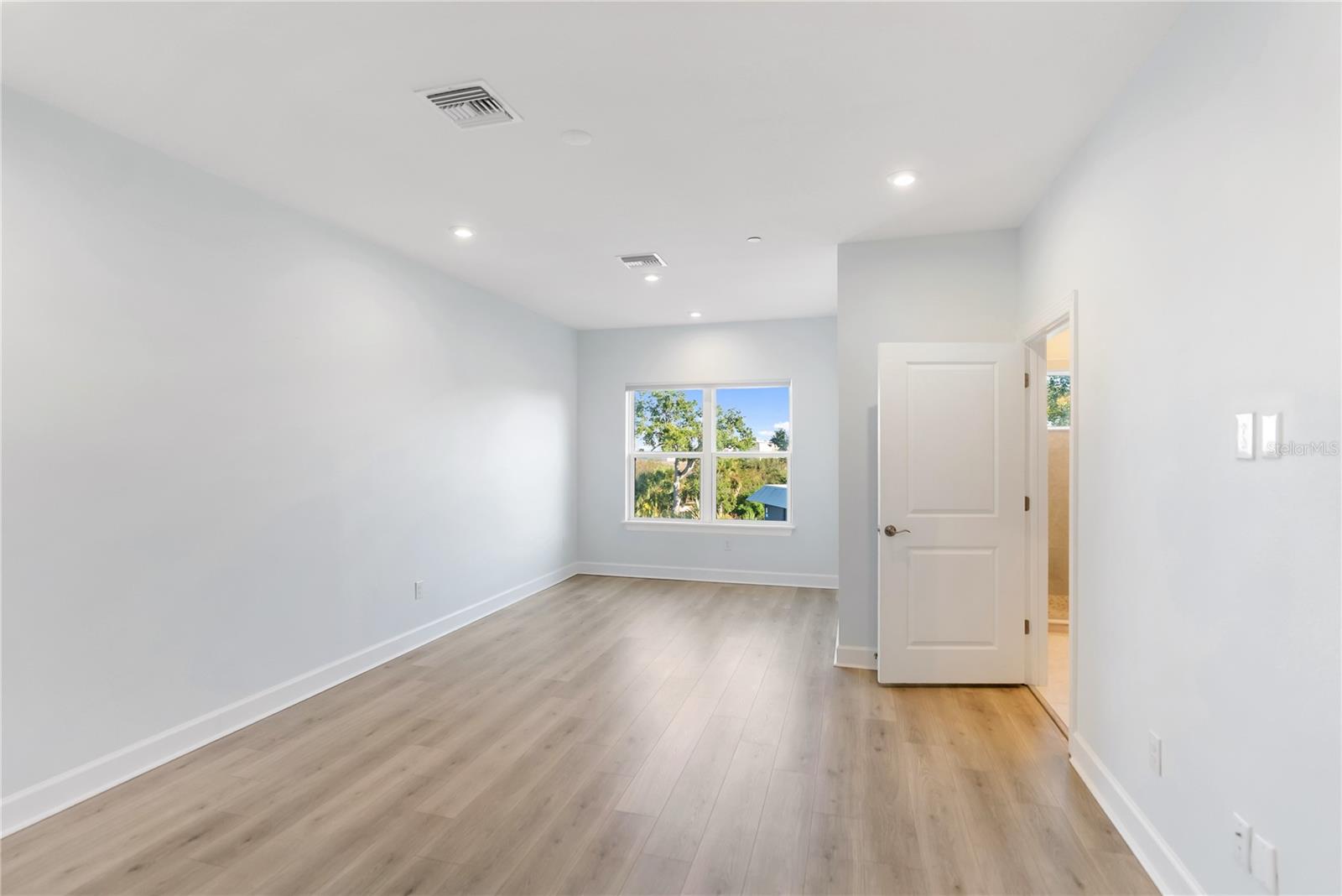 Image 17 of 44 For 1904 Monte Carlo Drive 1102