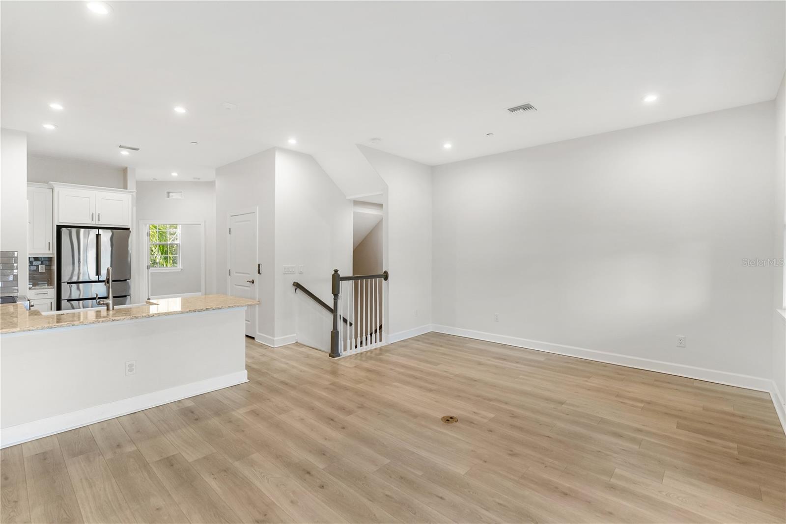 Image 4 of 44 For 1904 Monte Carlo Drive 1102