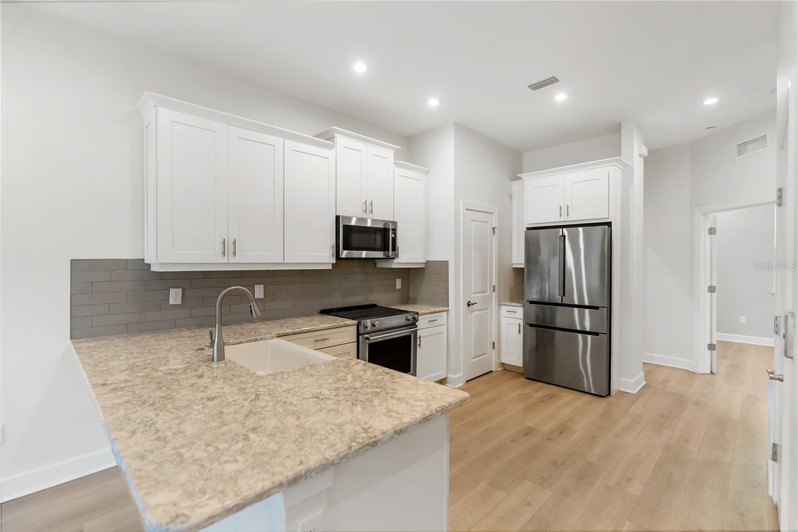 Image 8 of 44 For 1904 Monte Carlo Drive 1102