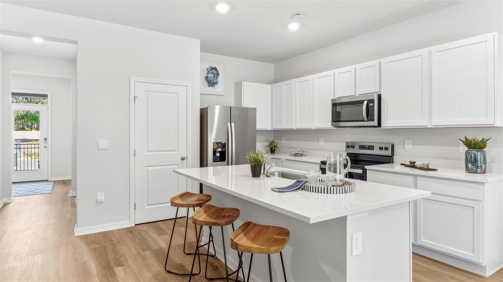 Image 10 of 19 For 1674 East Bay Street