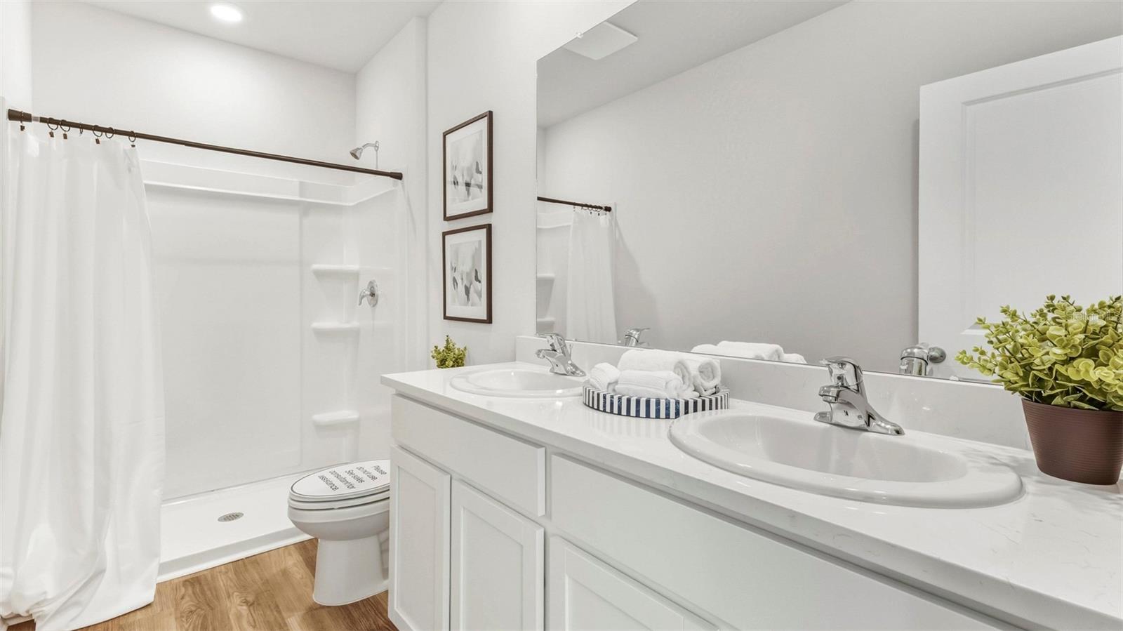 Image 12 of 19 For 1674 East Bay Street