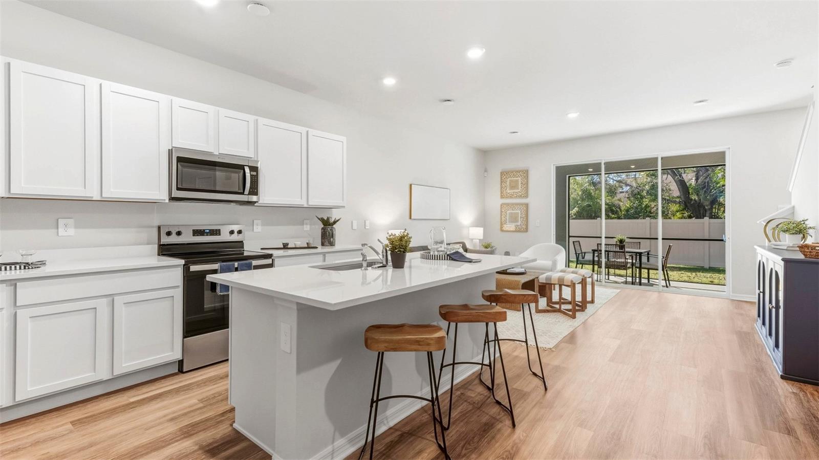 Image 8 of 19 For 1674 East Bay Street