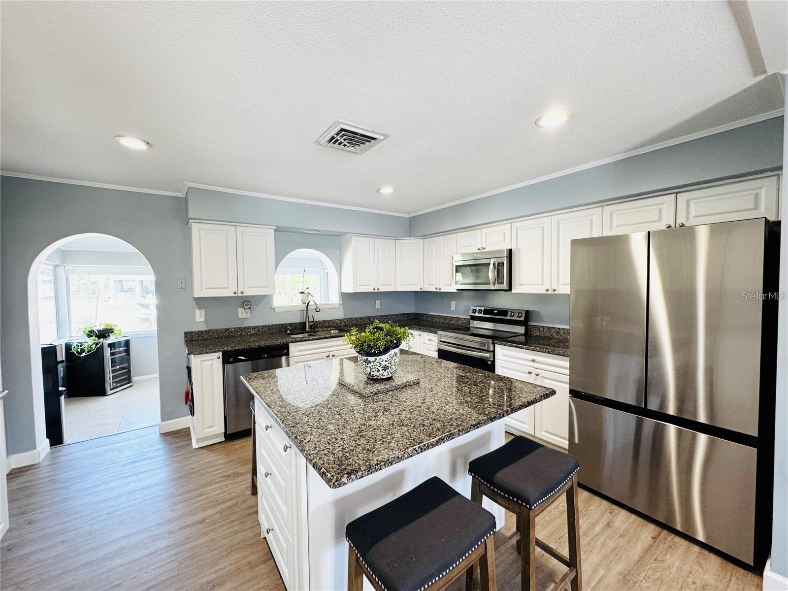 Image 11 of 44 For 9031 Hilolo Lane