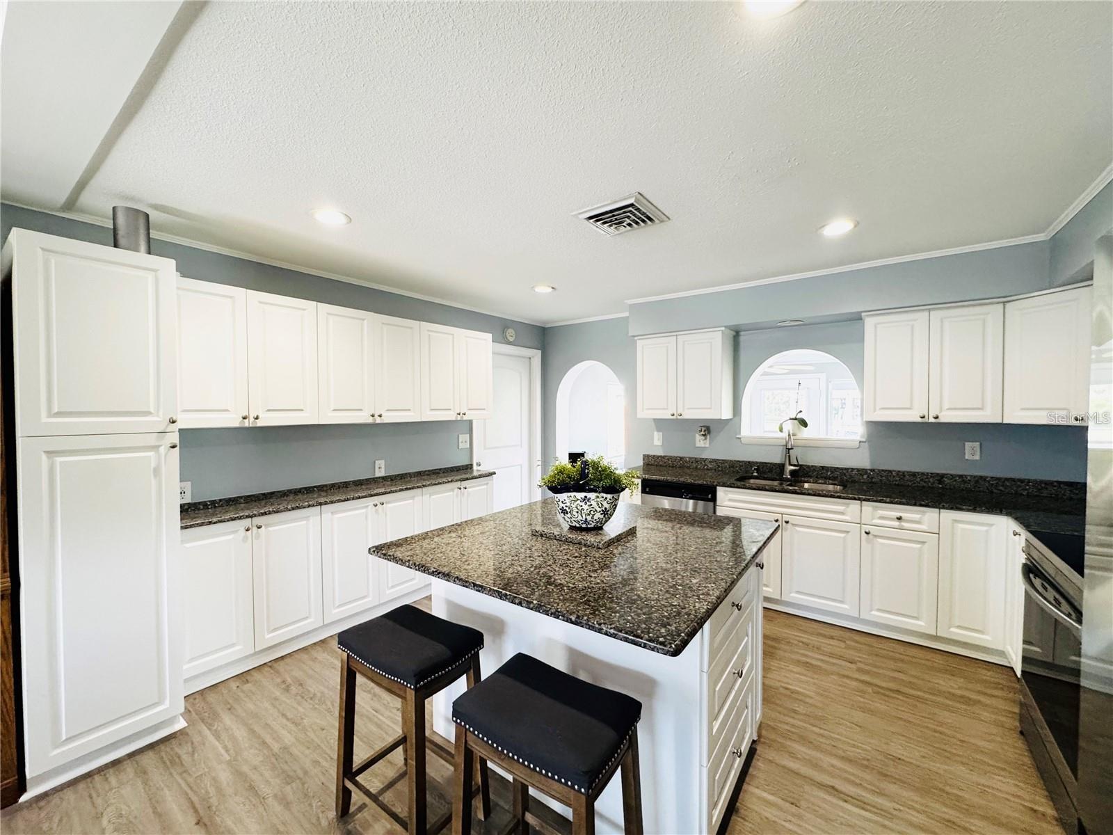 Image 12 of 44 For 9031 Hilolo Lane