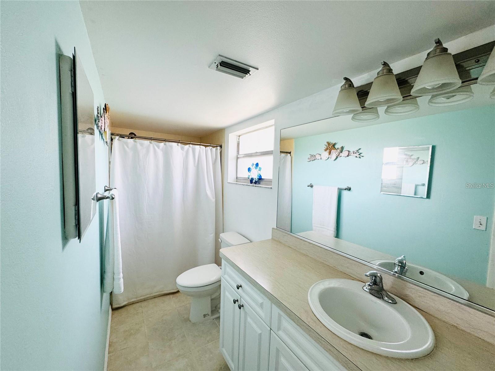 Image 20 of 44 For 9031 Hilolo Lane