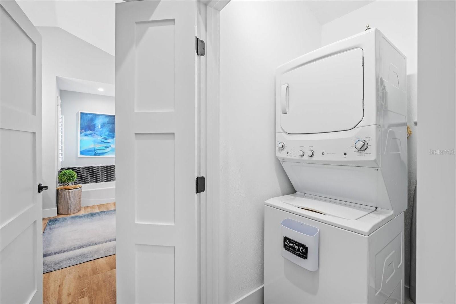 Image 22 of 70 For 664 Key Royale Drive