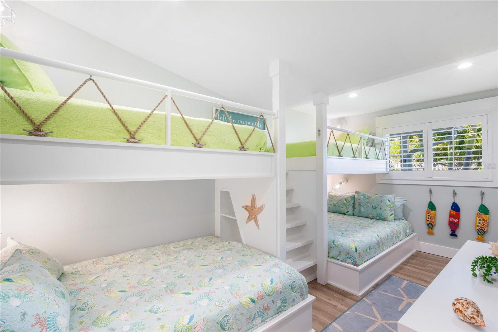 Image 28 of 70 For 664 Key Royale Drive