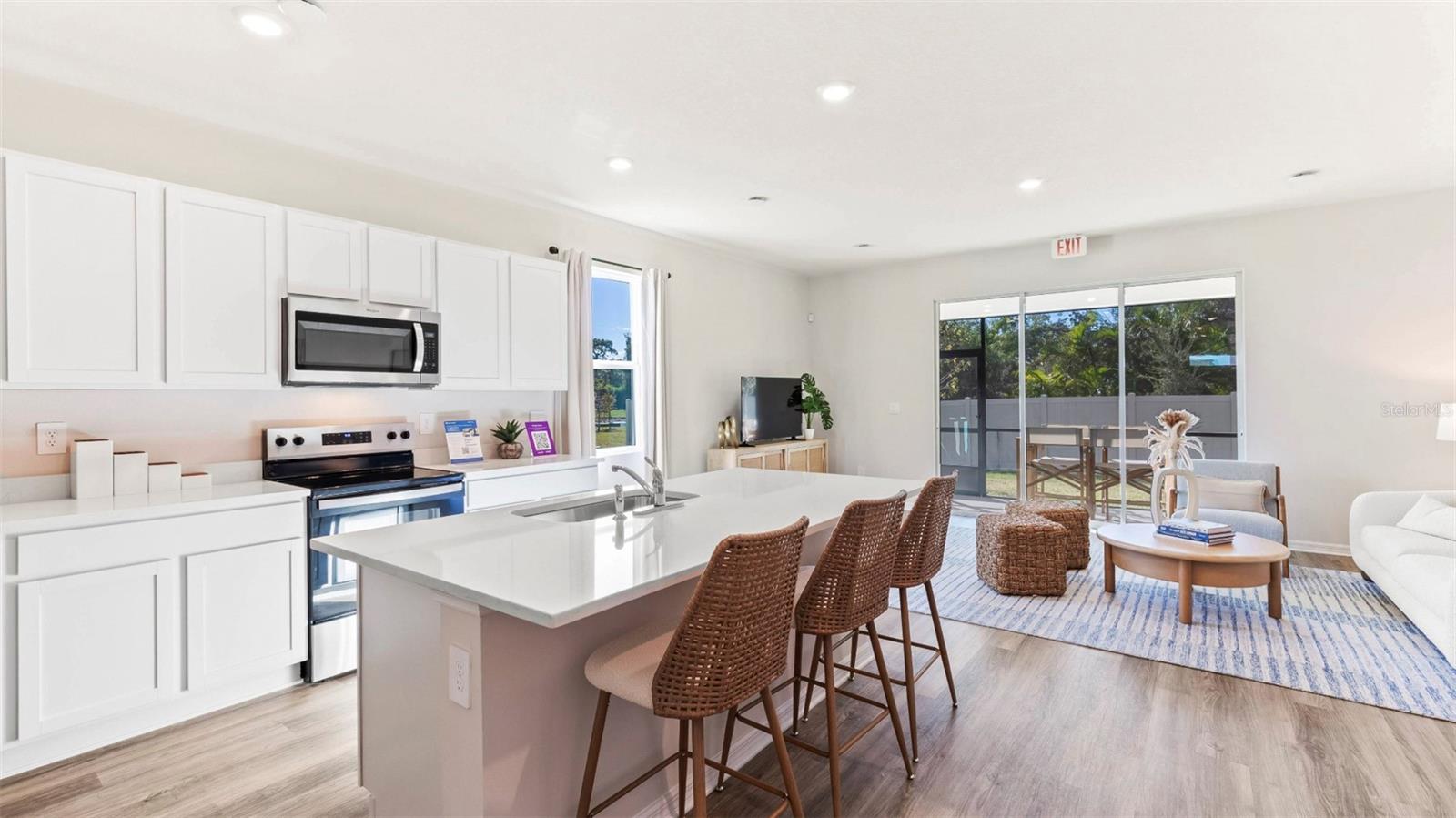 Image 8 of 21 For 1655 East Bay Street