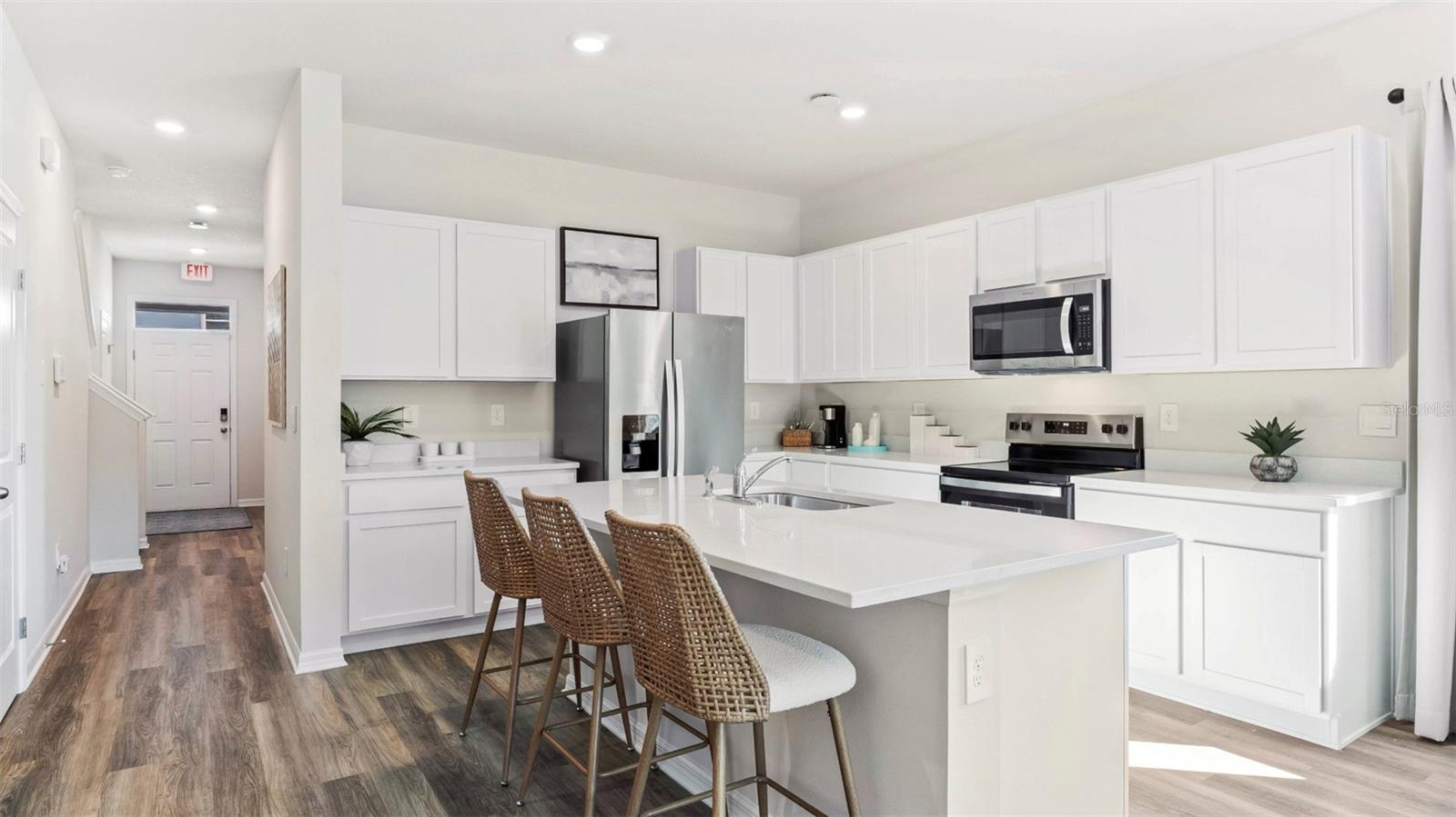 Image 9 of 21 For 1655 East Bay Street