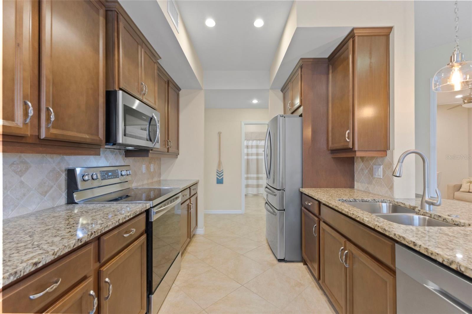 Image 14 of 52 For 117 Porta Vecchio Bend 102