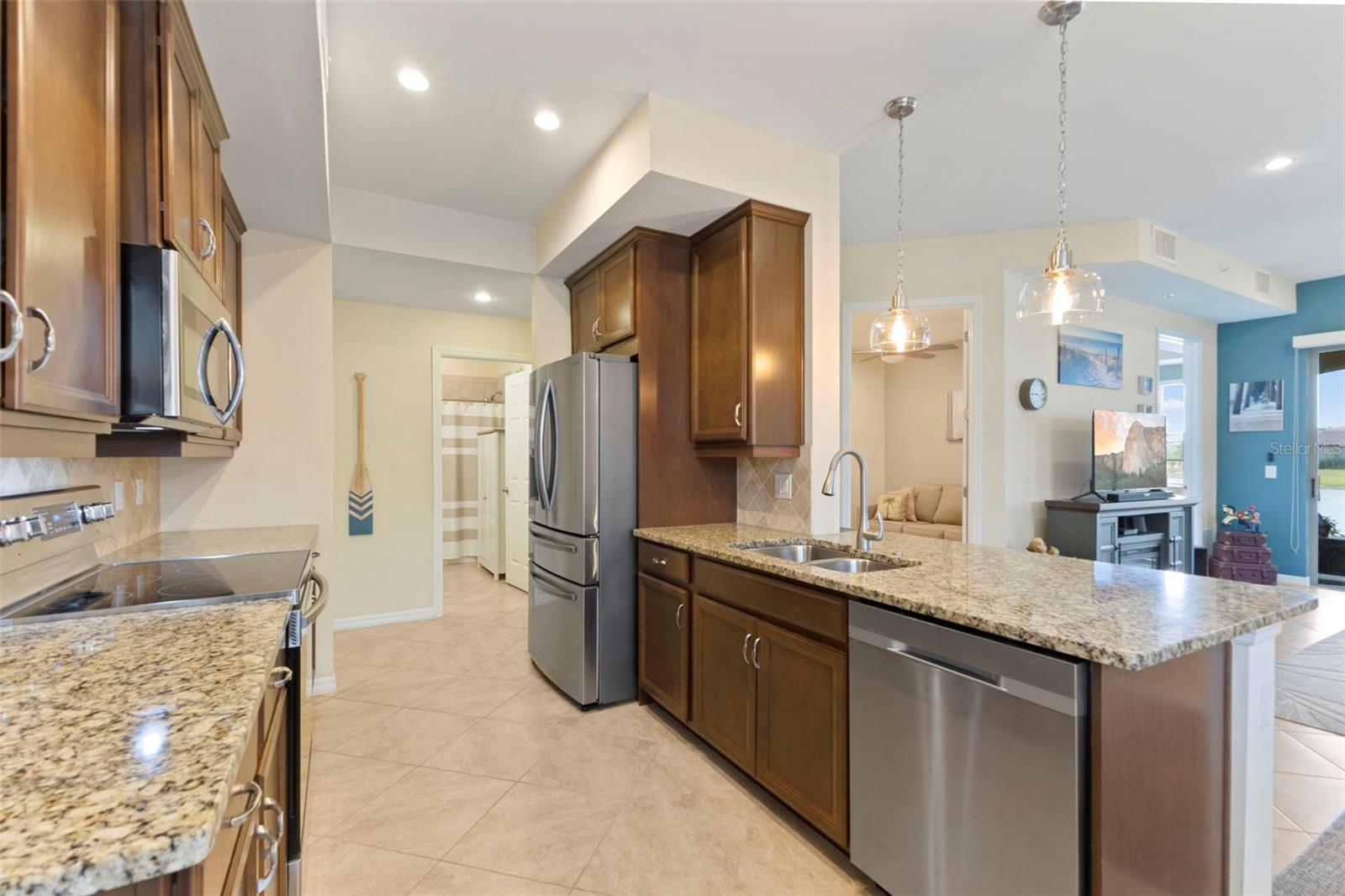 Image 15 of 52 For 117 Porta Vecchio Bend 102