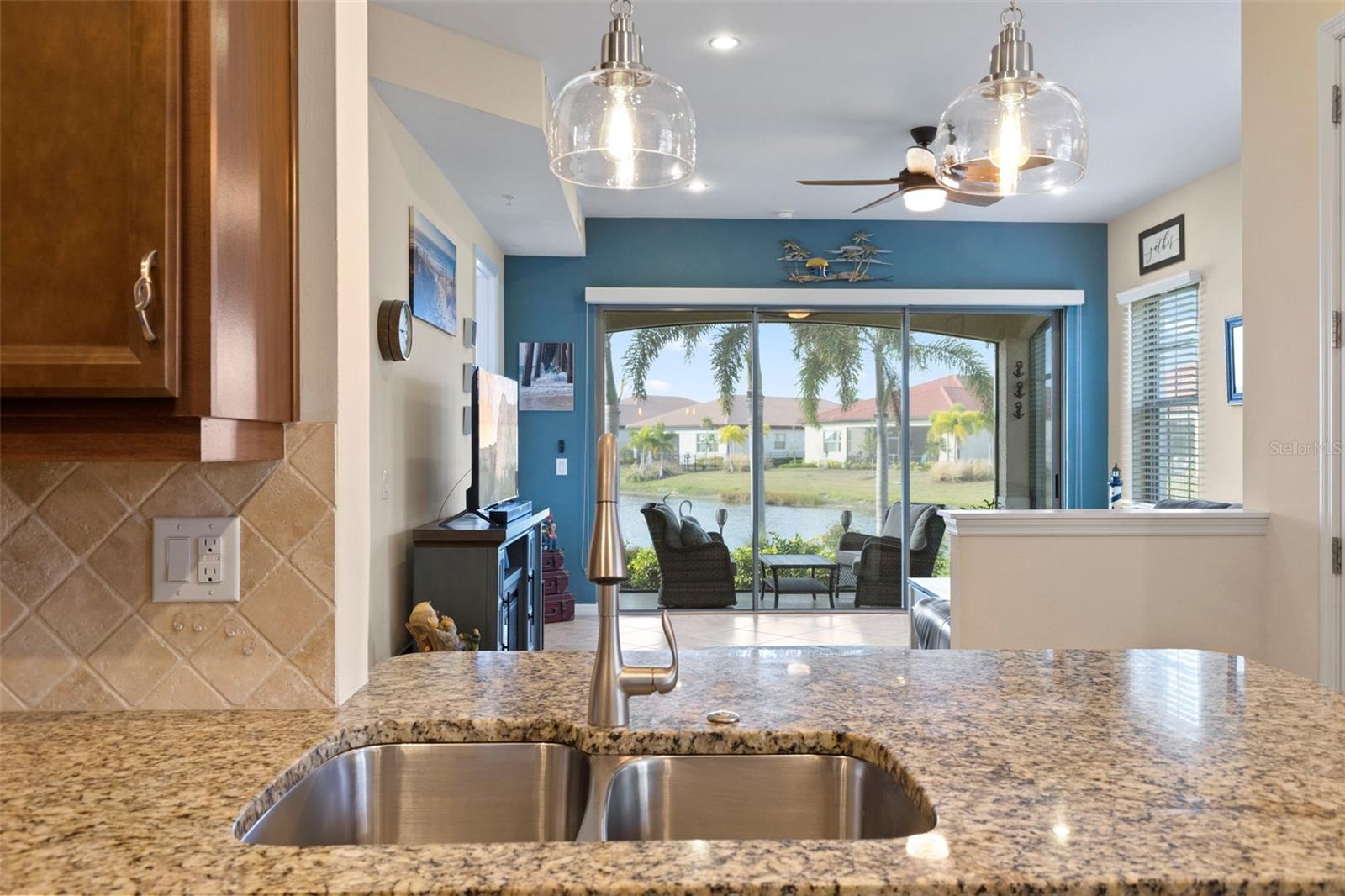 Image 16 of 52 For 117 Porta Vecchio Bend 102