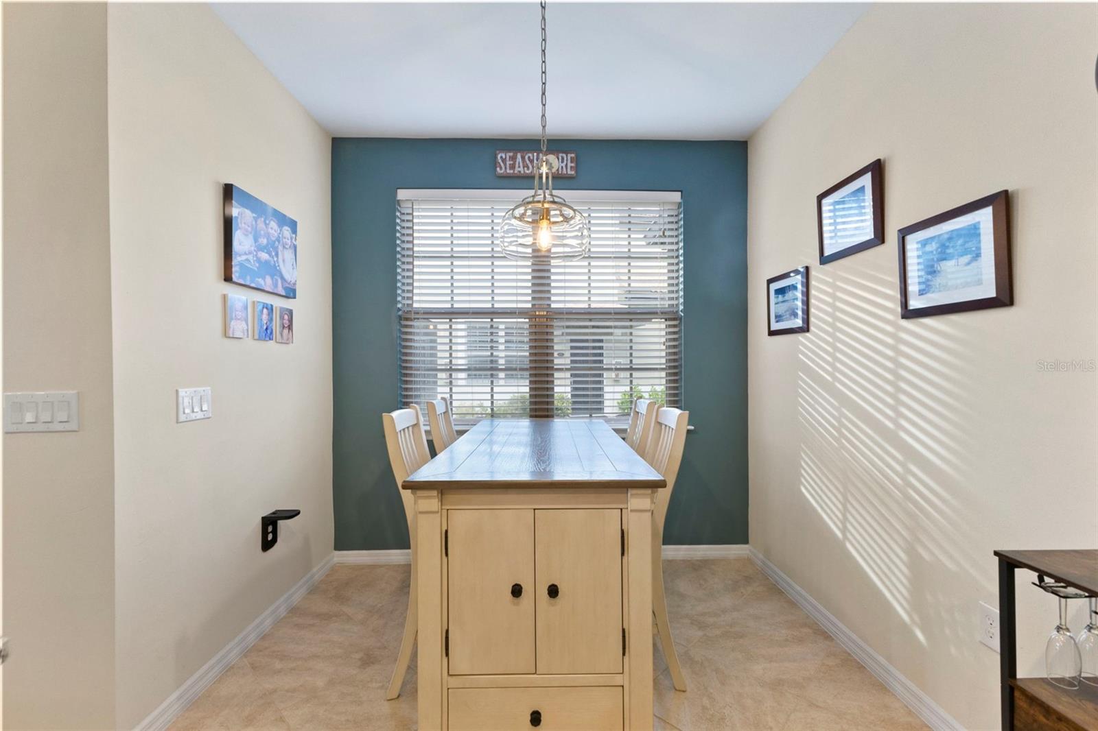 Image 17 of 52 For 117 Porta Vecchio Bend 102