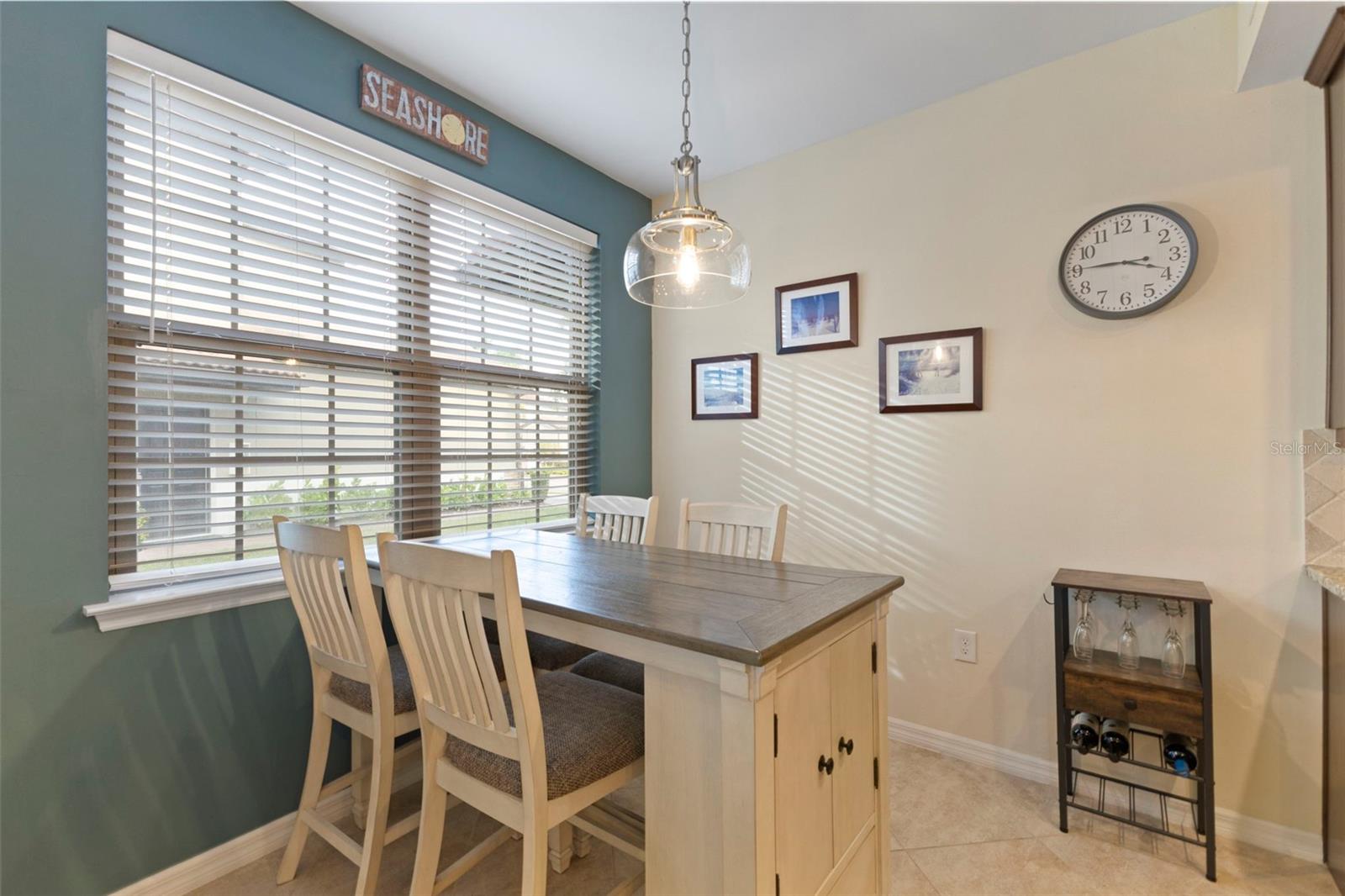 Image 18 of 52 For 117 Porta Vecchio Bend 102