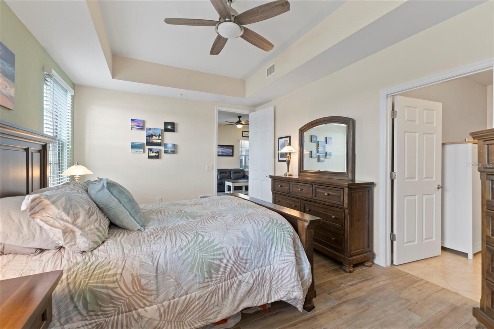 Image 19 of 52 For 117 Porta Vecchio Bend 102