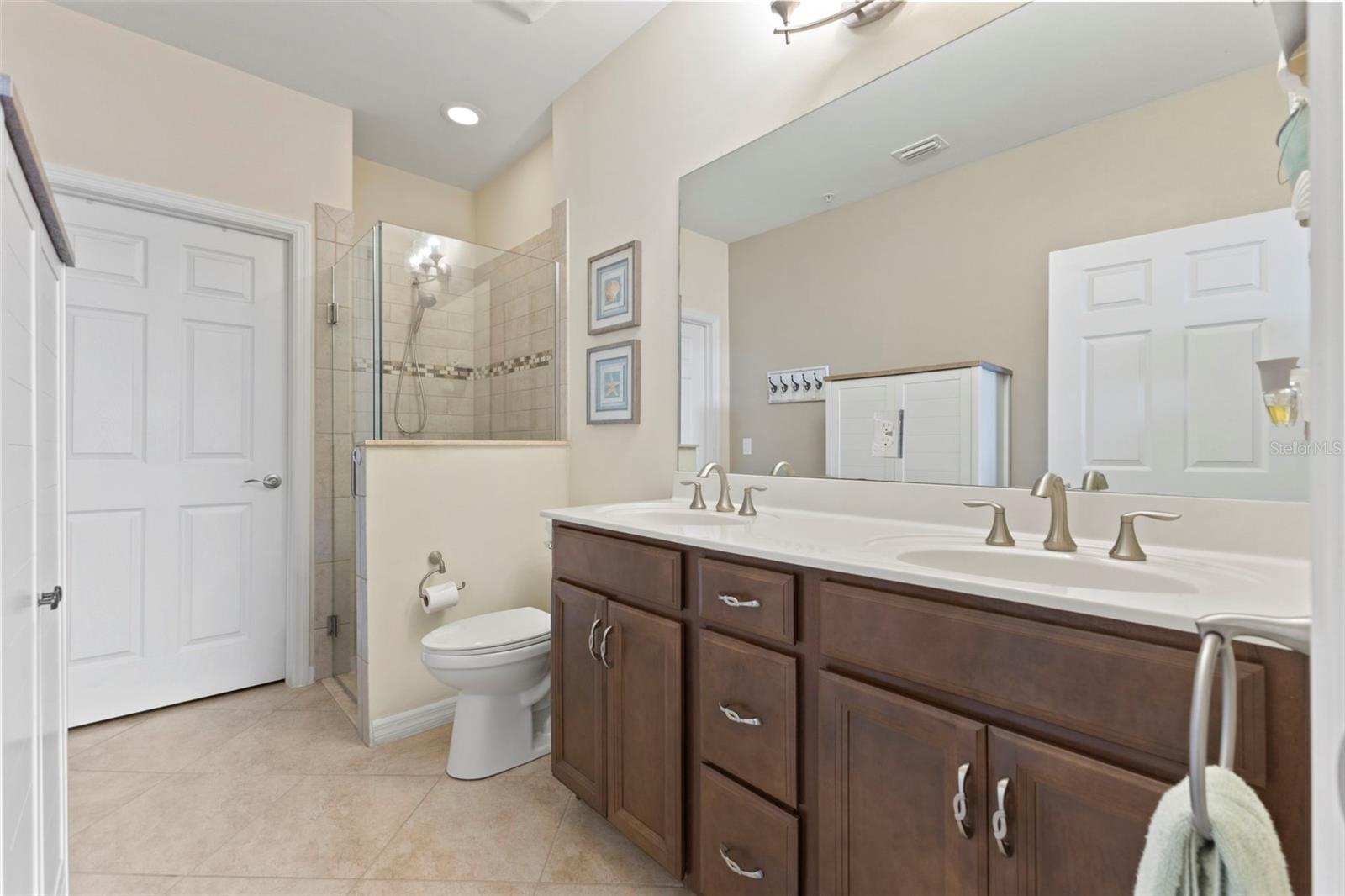 Image 21 of 52 For 117 Porta Vecchio Bend 102