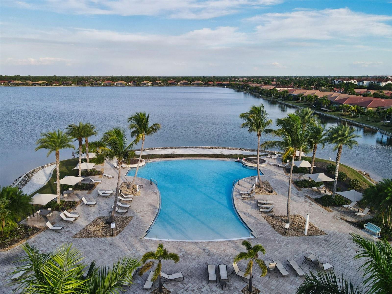 Image 32 of 52 For 117 Porta Vecchio Bend 102