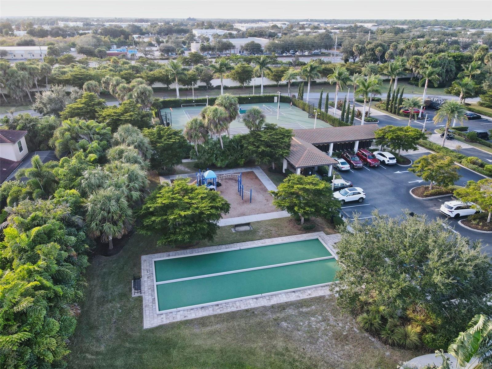 Image 34 of 52 For 117 Porta Vecchio Bend 102