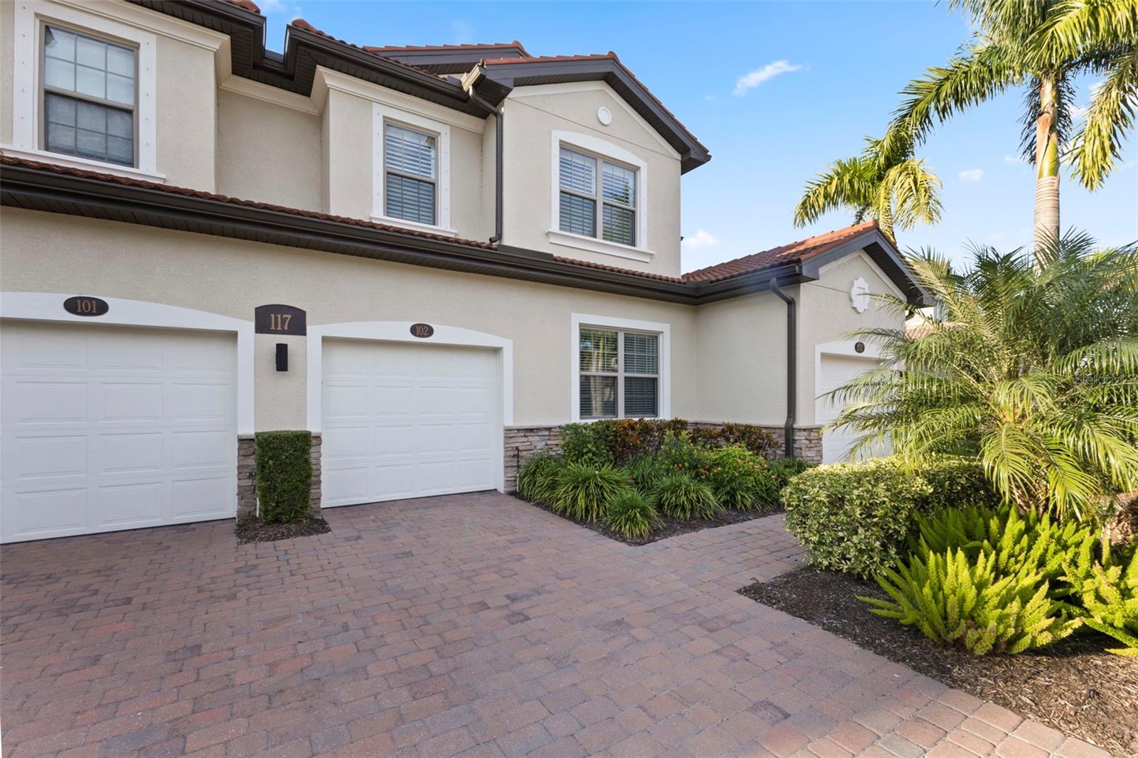 Image 37 of 52 For 117 Porta Vecchio Bend 102