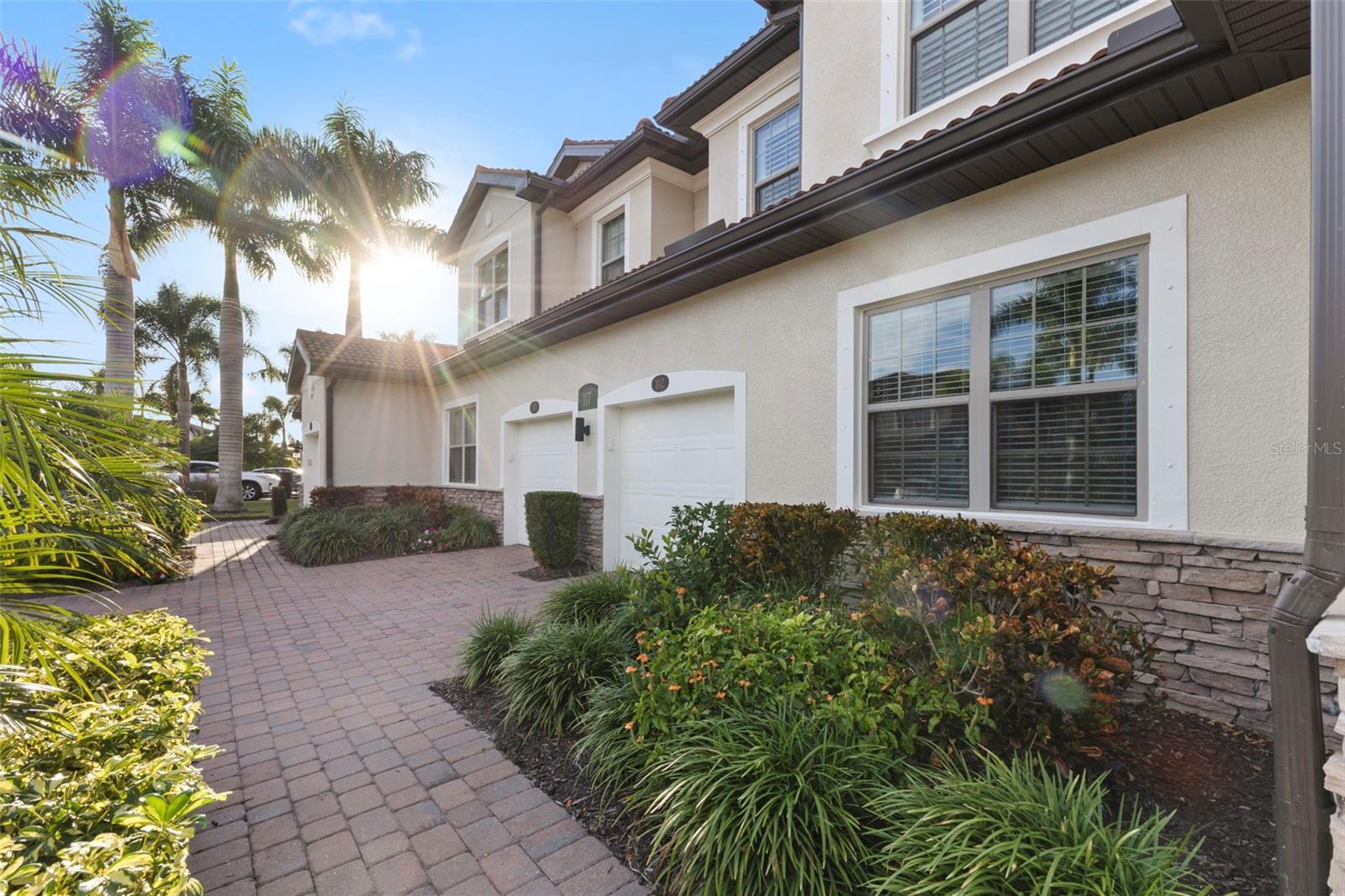 Image 38 of 52 For 117 Porta Vecchio Bend 102