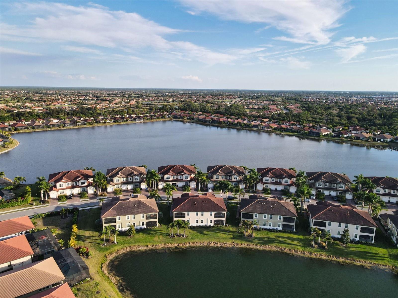 Image 48 of 52 For 117 Porta Vecchio Bend 102