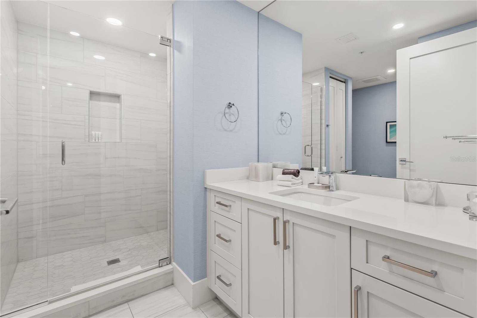 Image 16 of 44 For 1035 Seaside Drive 404