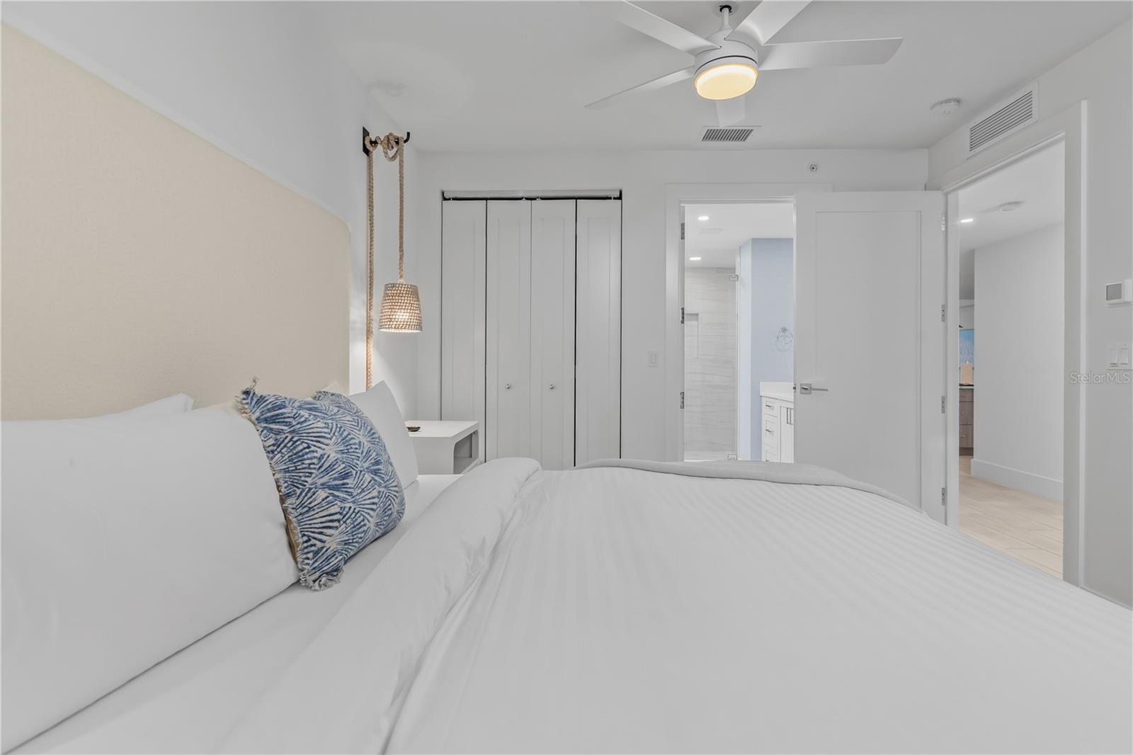 Image 20 of 44 For 1035 Seaside Drive 404