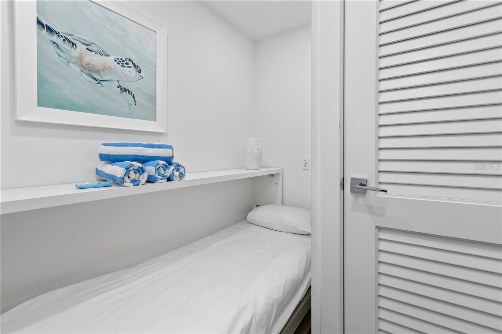 Image 23 of 44 For 1035 Seaside Drive 404