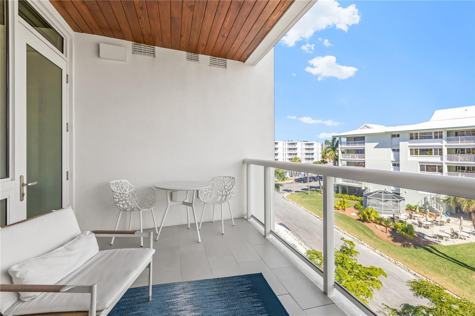 Image 27 of 44 For 1035 Seaside Drive 404