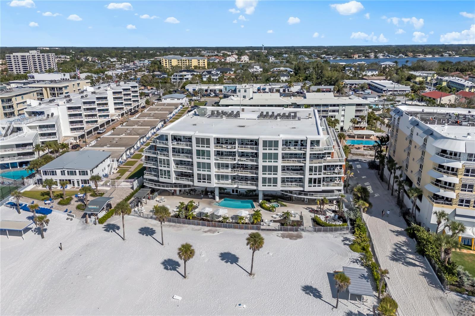 Image 38 of 44 For 1035 Seaside Drive 404