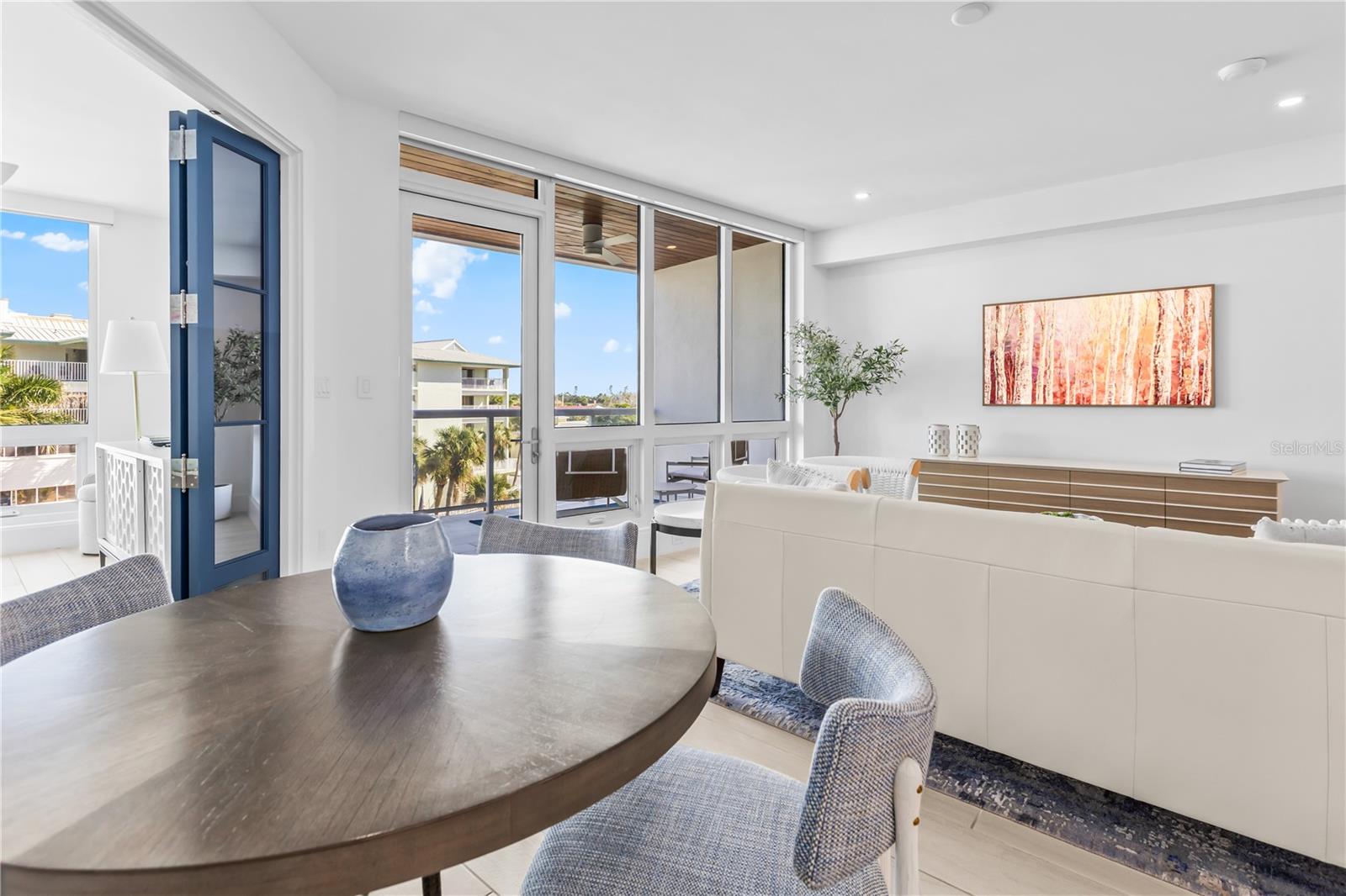 Image 4 of 44 For 1035 Seaside Drive 404