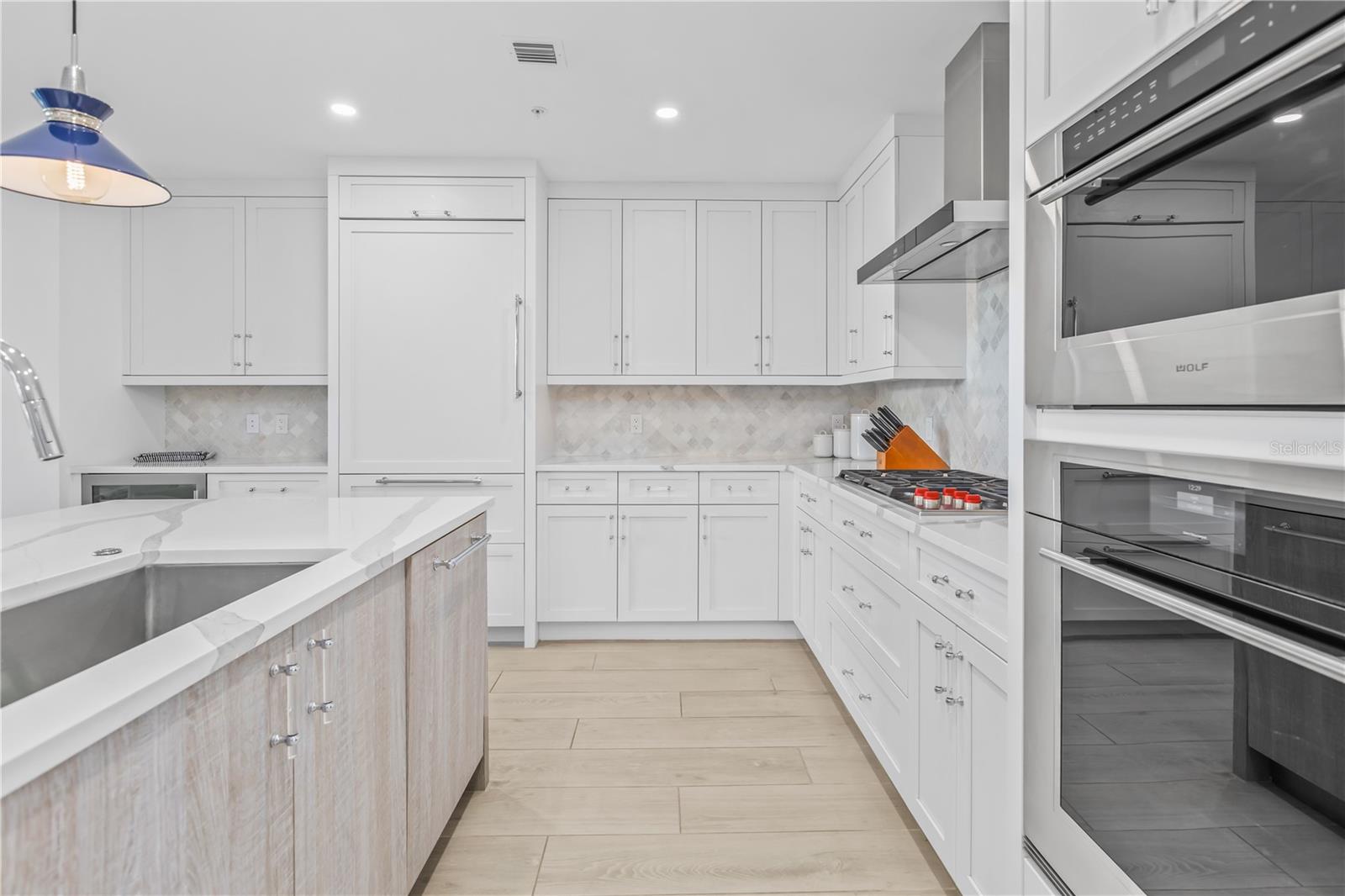 Image 6 of 44 For 1035 Seaside Drive 404