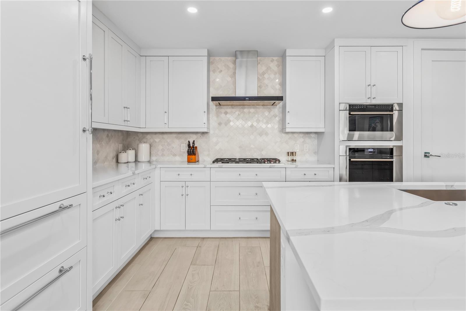 Image 7 of 44 For 1035 Seaside Drive 404