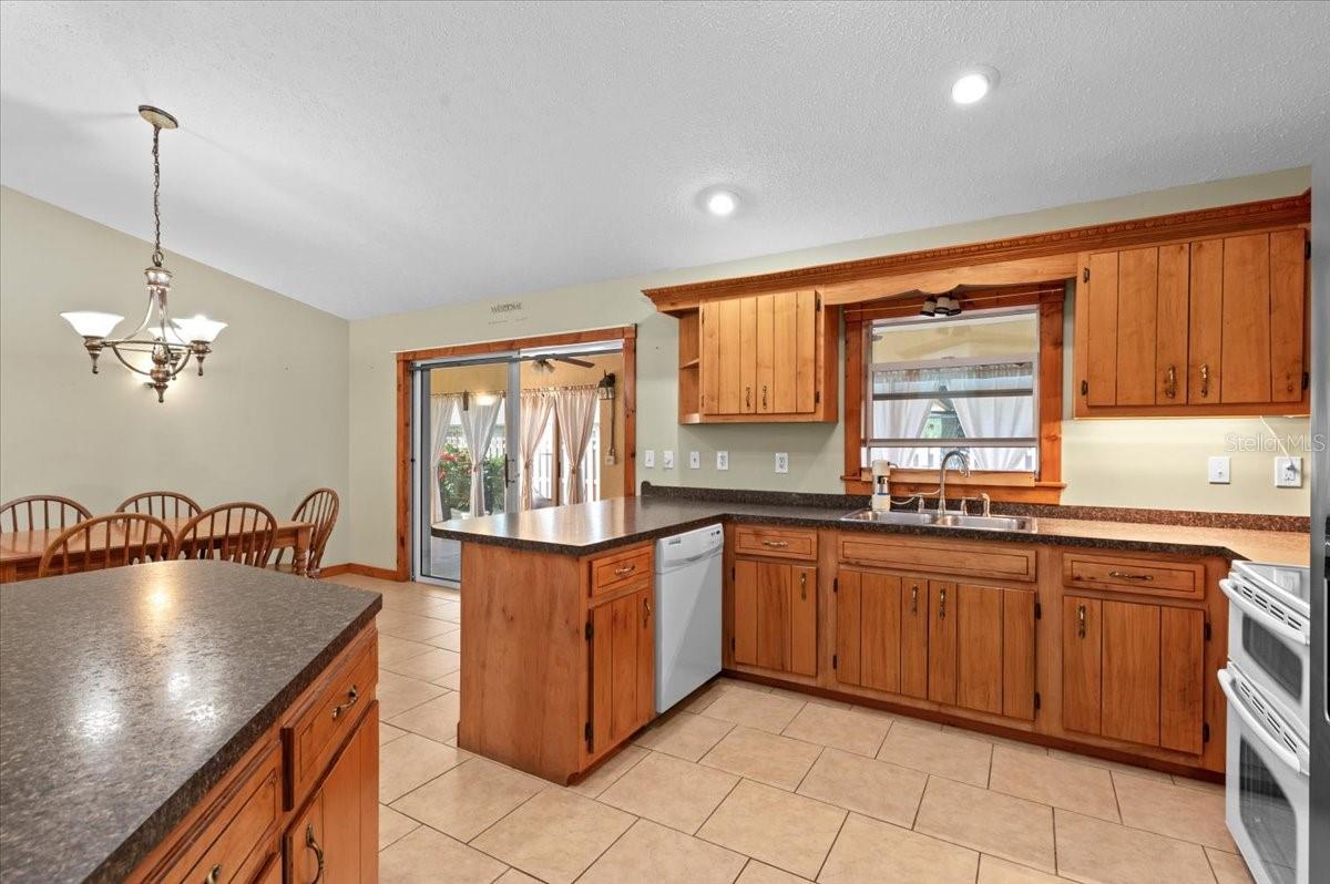 Image 15 of 38 For 1560 Ingram Avenue