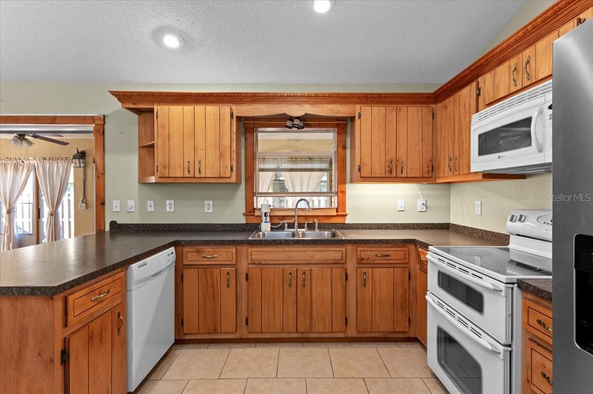 Image 16 of 38 For 1560 Ingram Avenue