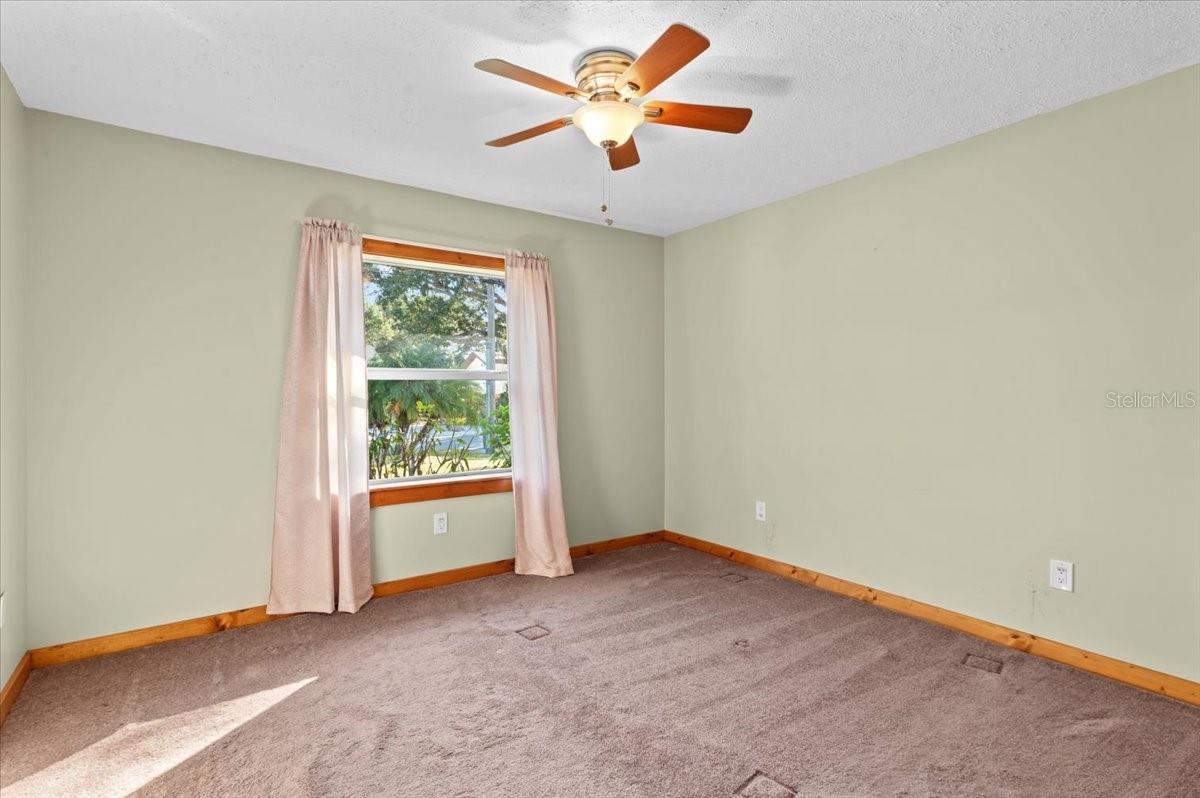 Image 28 of 38 For 1560 Ingram Avenue