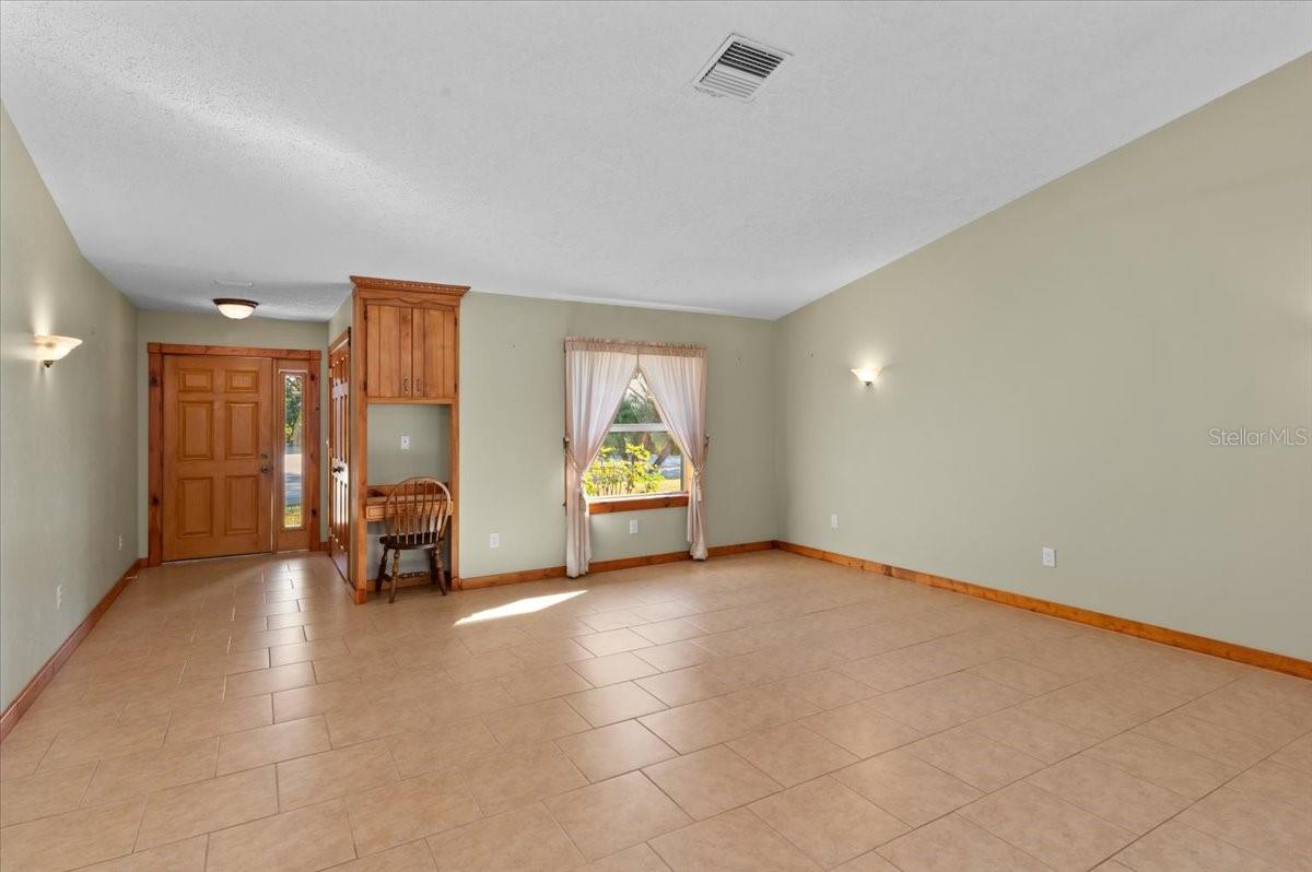 Image 5 of 38 For 1560 Ingram Avenue