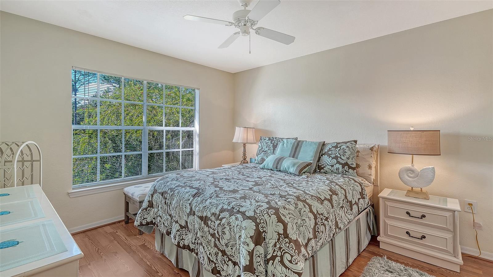 Image 12 of 35 For 7428 Vista Way 207