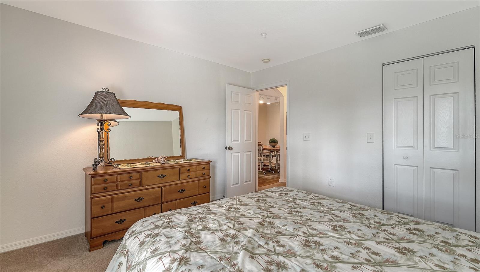 Image 17 of 35 For 7428 Vista Way 207