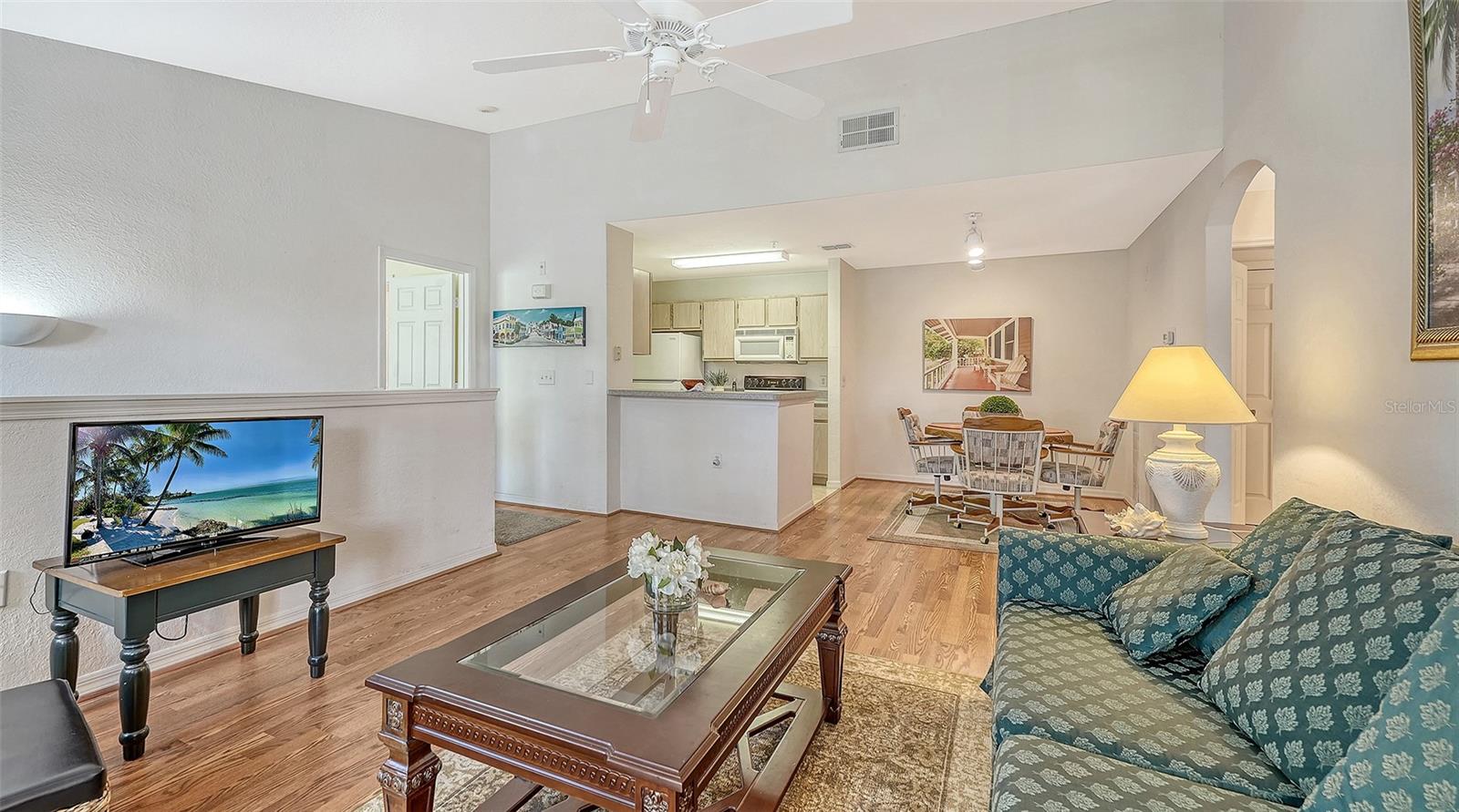 Image 6 of 35 For 7428 Vista Way 207