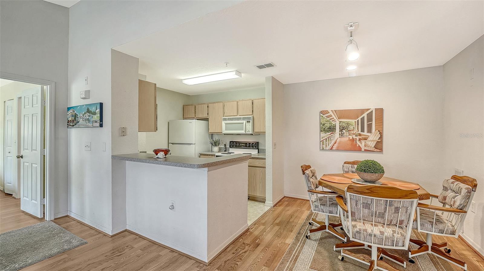 Image 8 of 35 For 7428 Vista Way 207