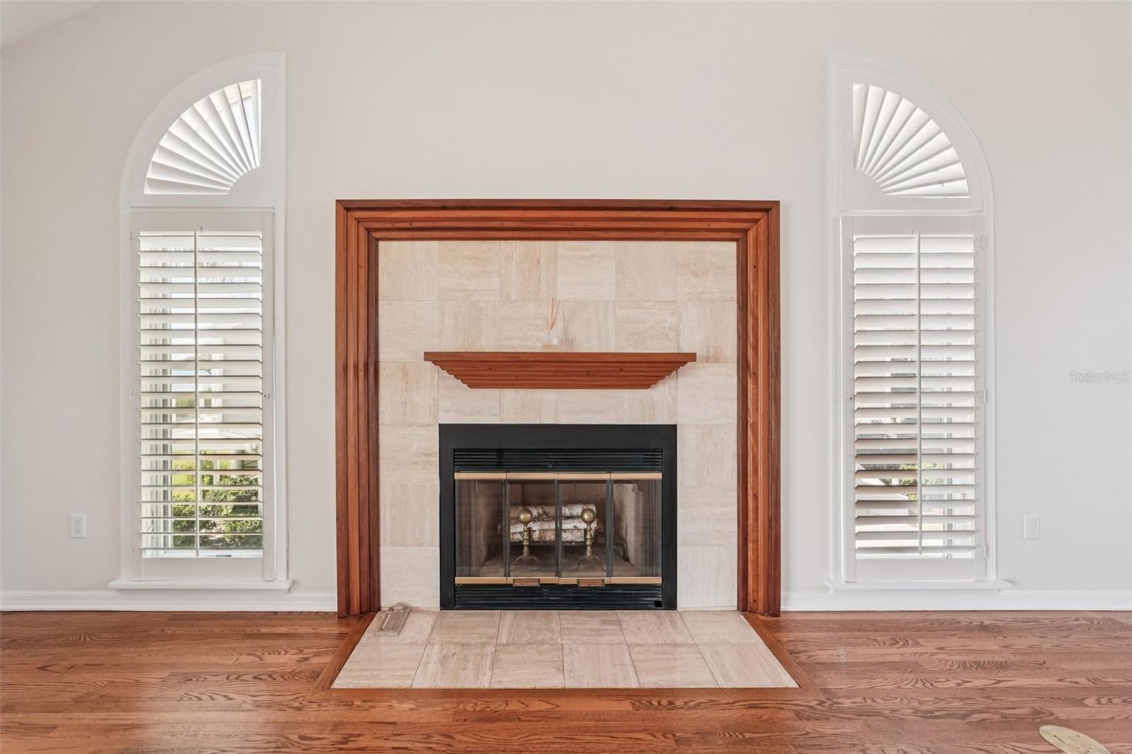 Listing photo id 10 for 44 Tidy Island Boulevard