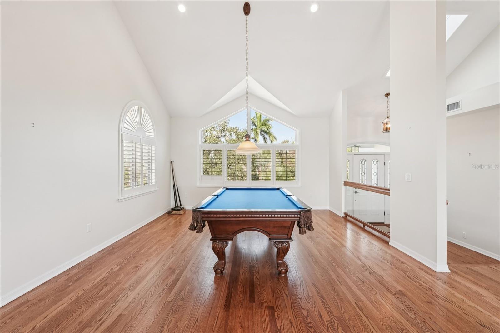 Listing photo id 11 for 44 Tidy Island Boulevard