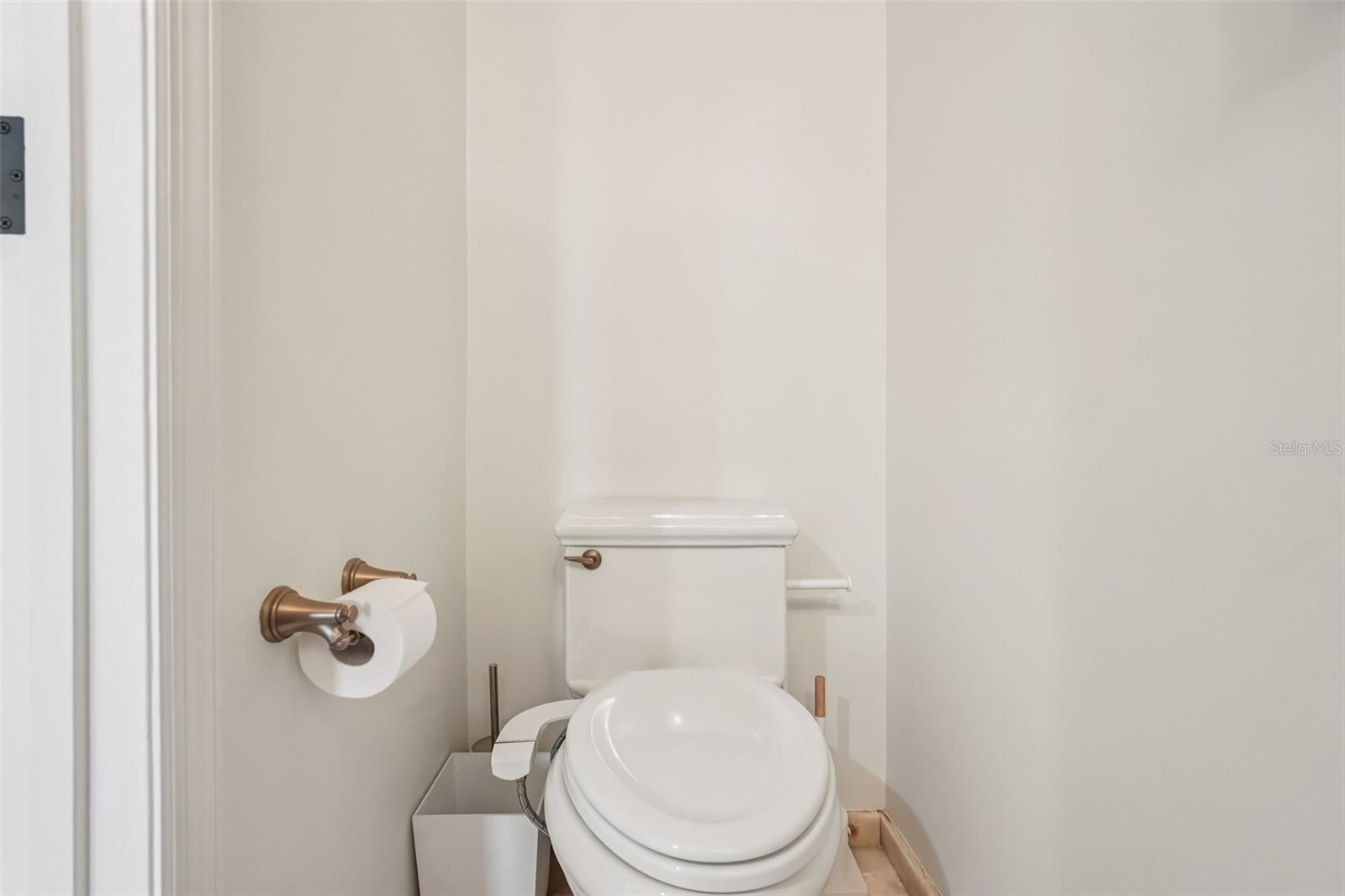 Listing photo id 15 for 44 Tidy Island Boulevard