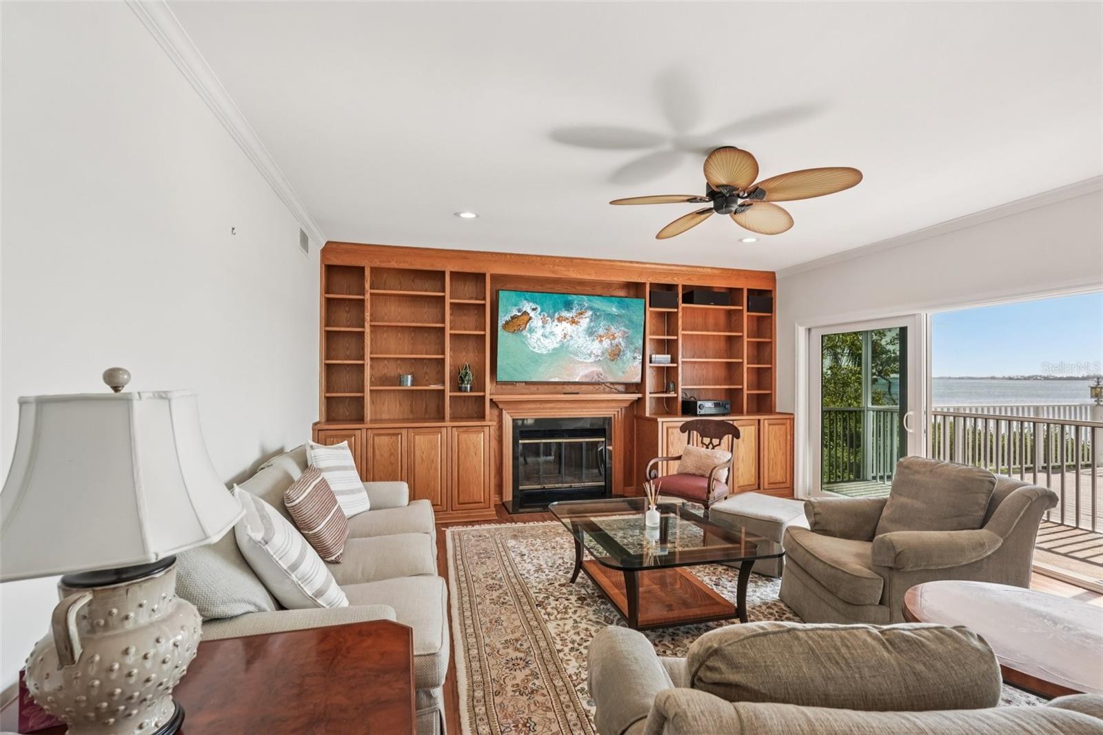 Listing photo id 16 for 44 Tidy Island Boulevard