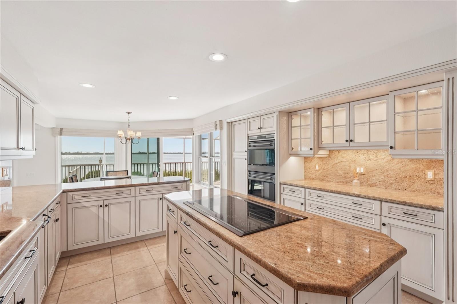 Listing photo id 19 for 44 Tidy Island Boulevard